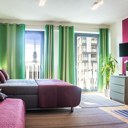 Prague Apartment In Residential Tower - Parking エクステリア 写真