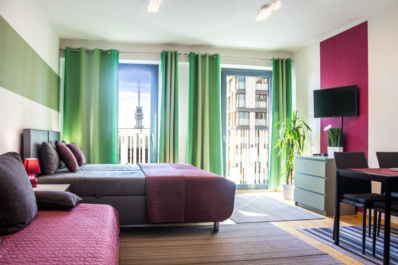 Prague Apartment In Residential Tower - Parking エクステリア 写真