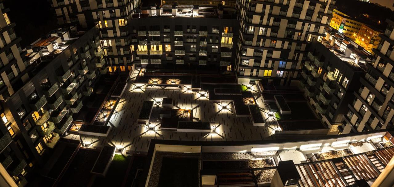 Prague Apartment In Residential Tower - Parking エクステリア 写真
