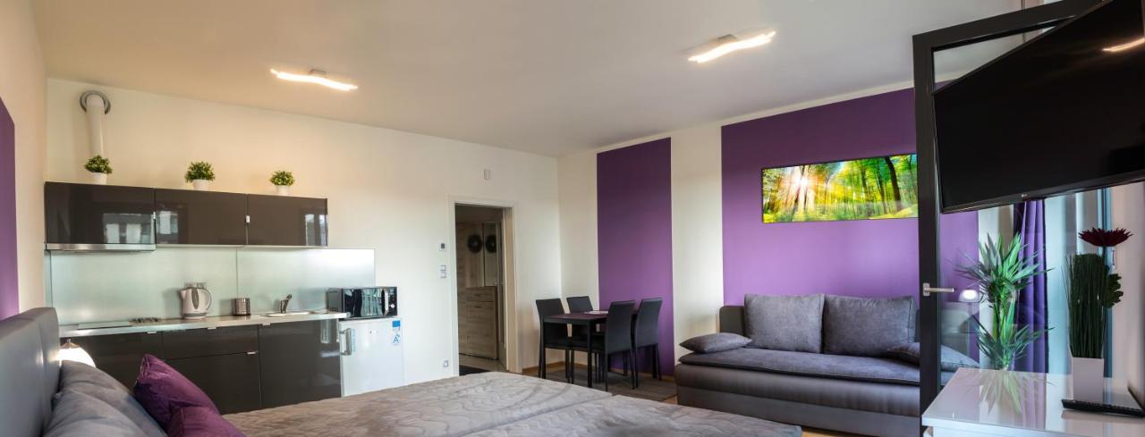 Prague Apartment In Residential Tower - Parking エクステリア 写真