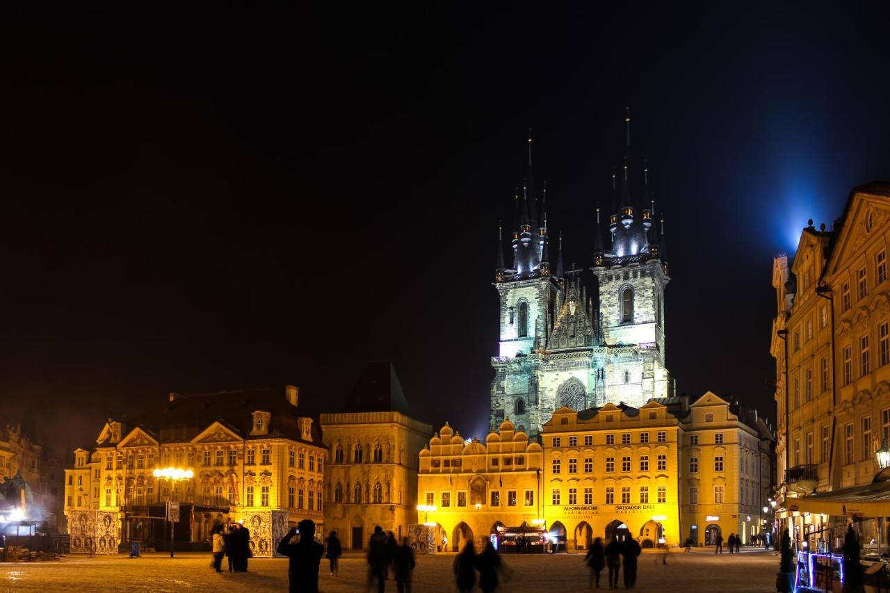 Prague Apartment In Residential Tower - Parking エクステリア 写真