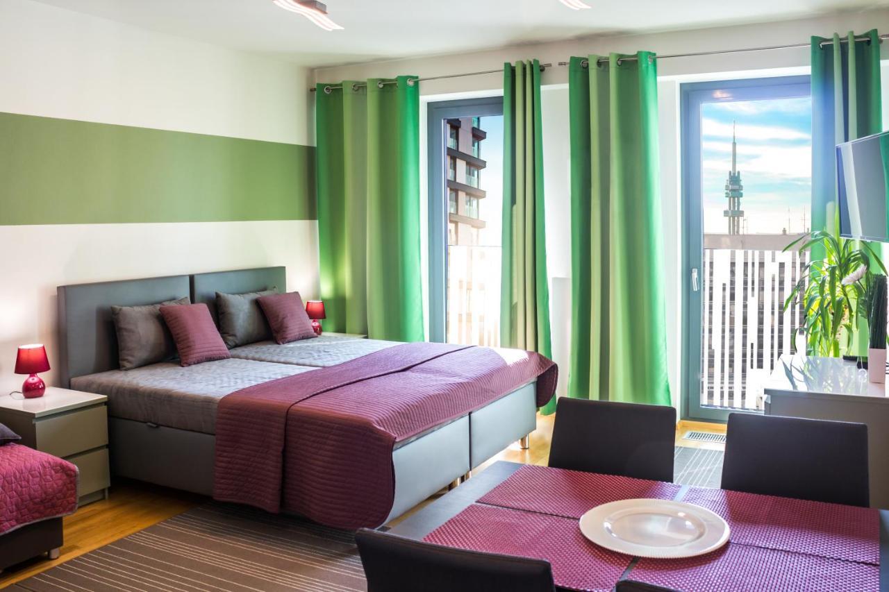 Prague Apartment In Residential Tower - Parking エクステリア 写真